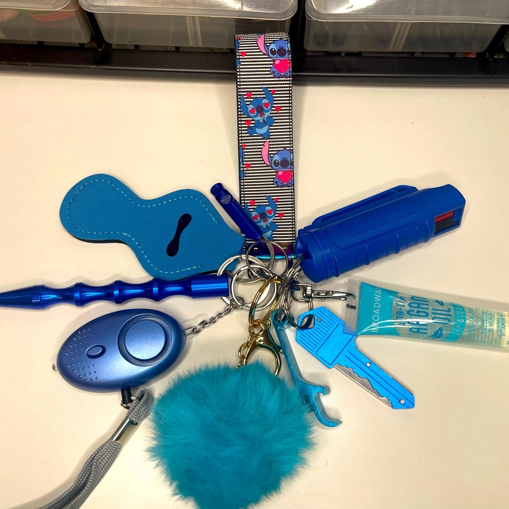 Stitch love keychain